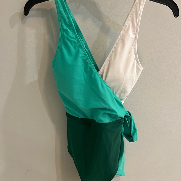 NWT Cupshe One Piece - Size Small - Picture 3 of 8